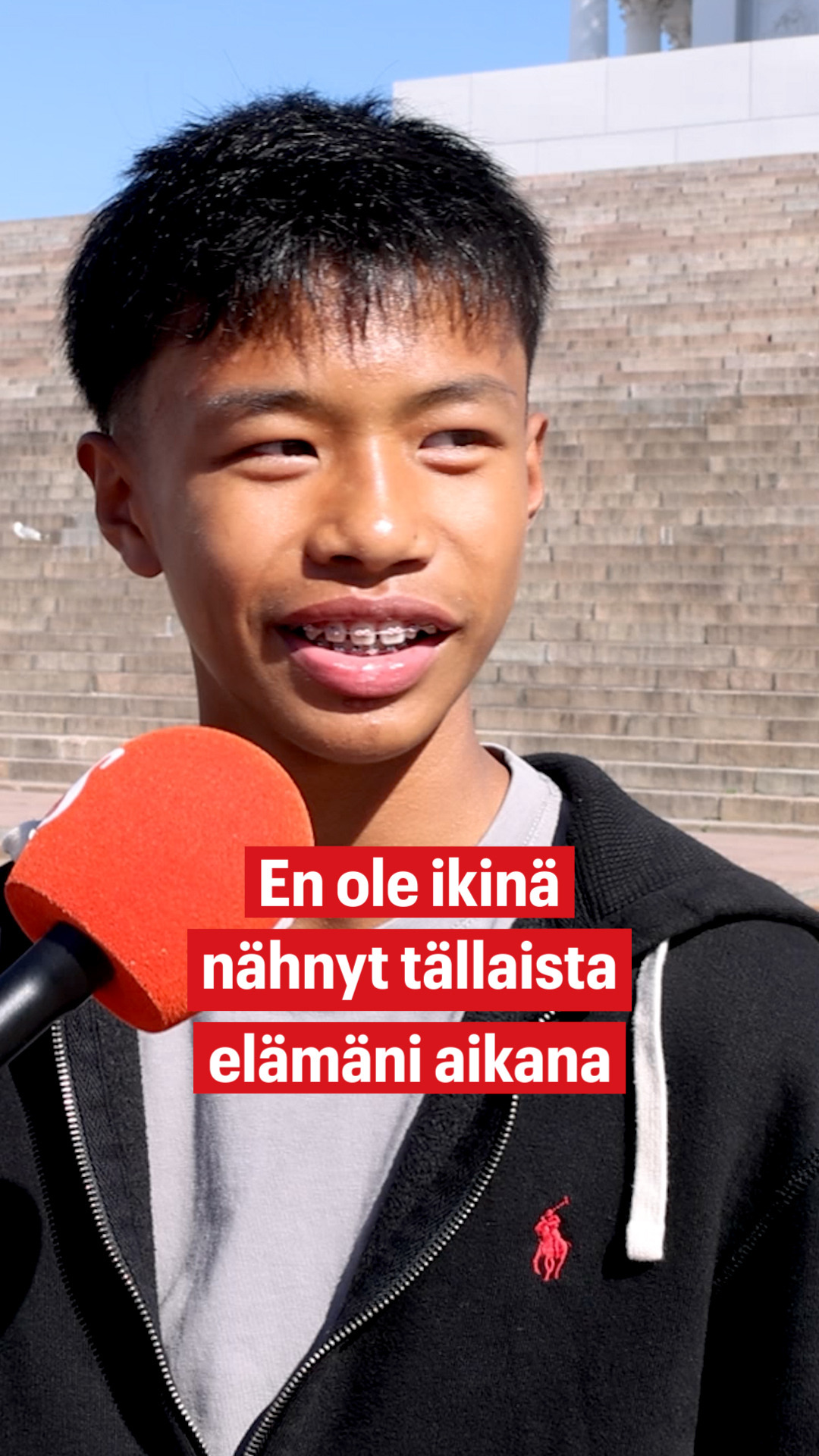 N in Turistit Ajattelevat Suomen Armeijan Kalustosta Ilta Sanomat