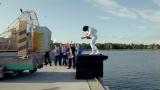 8 - Lentävä Elvis