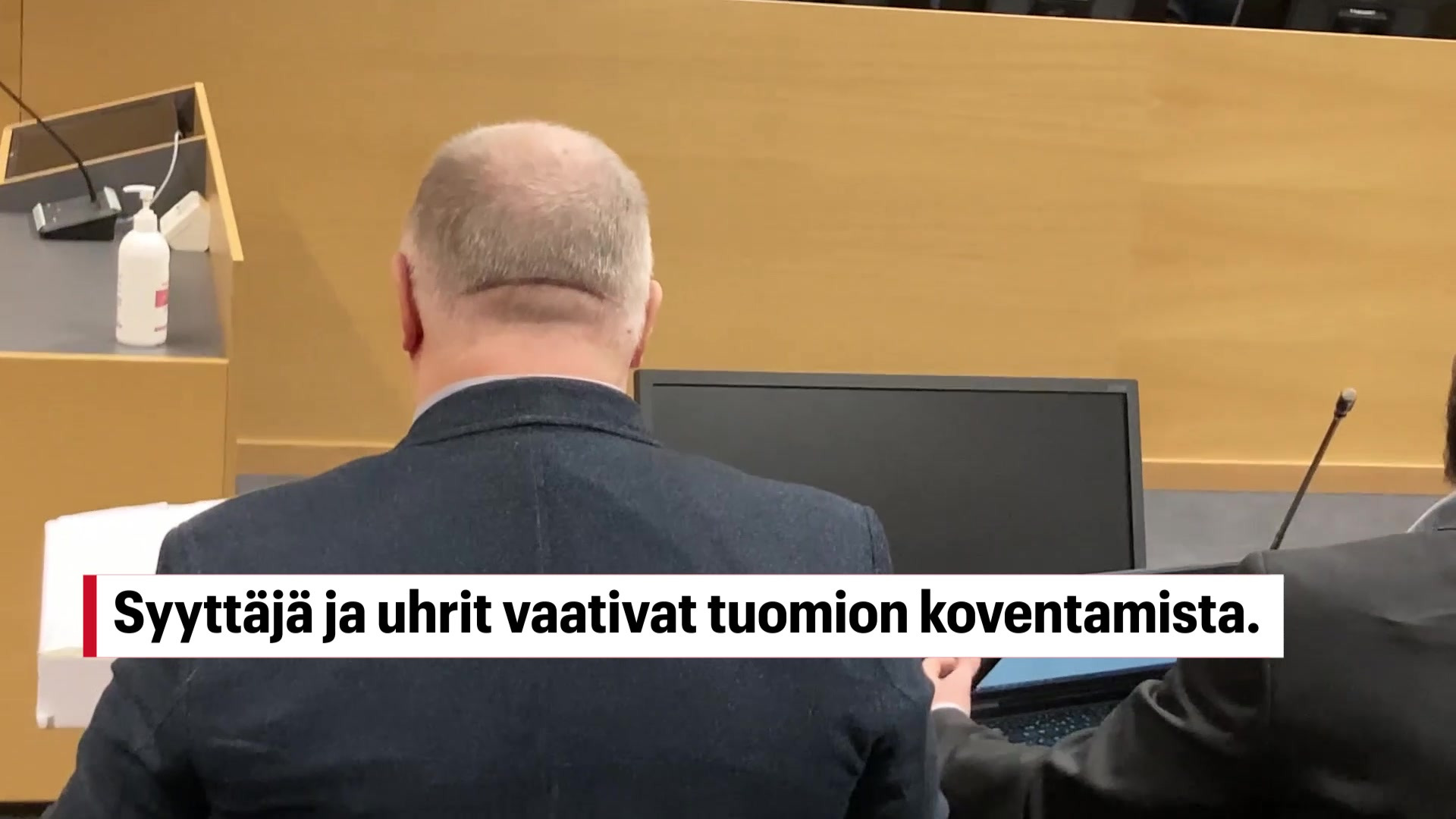 Peniksenleikkaajamies tuotiin oikeuden eteen