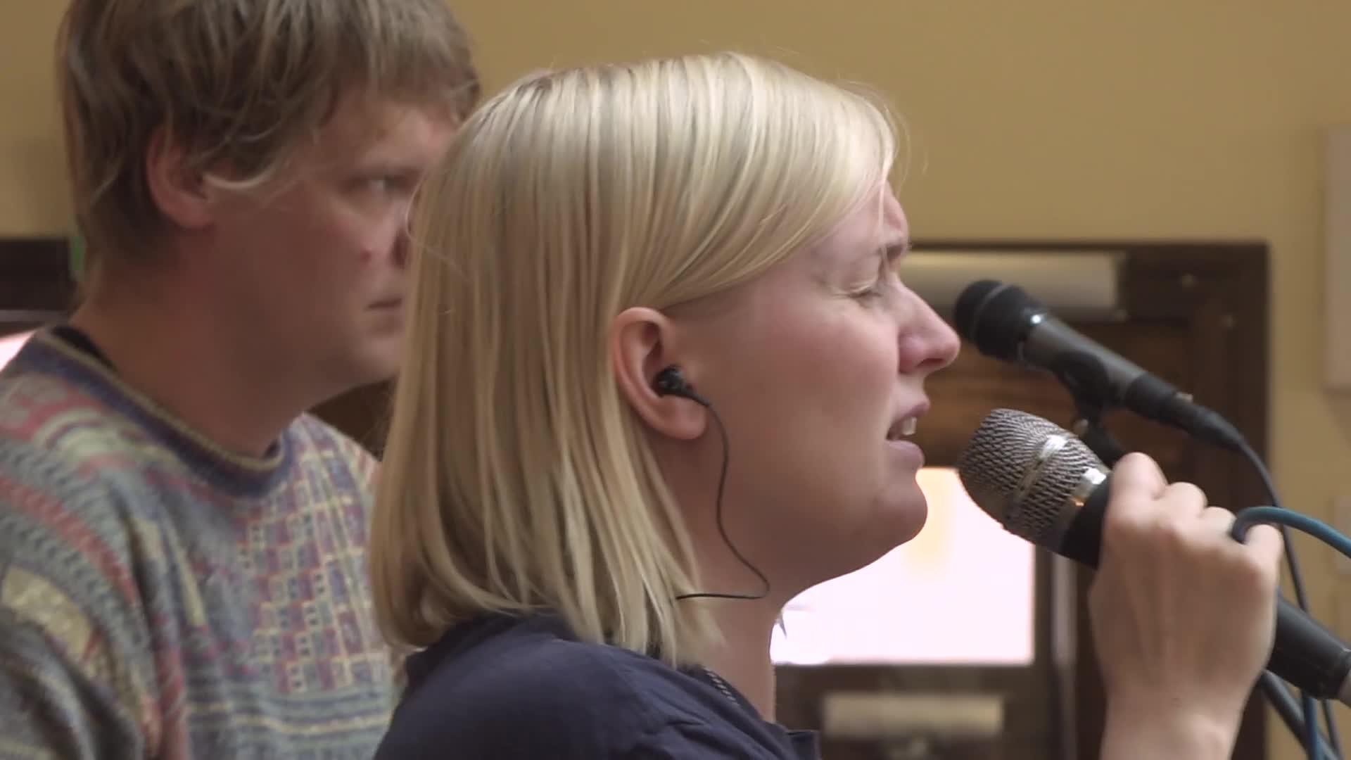 aasi alainen iso tissi porno