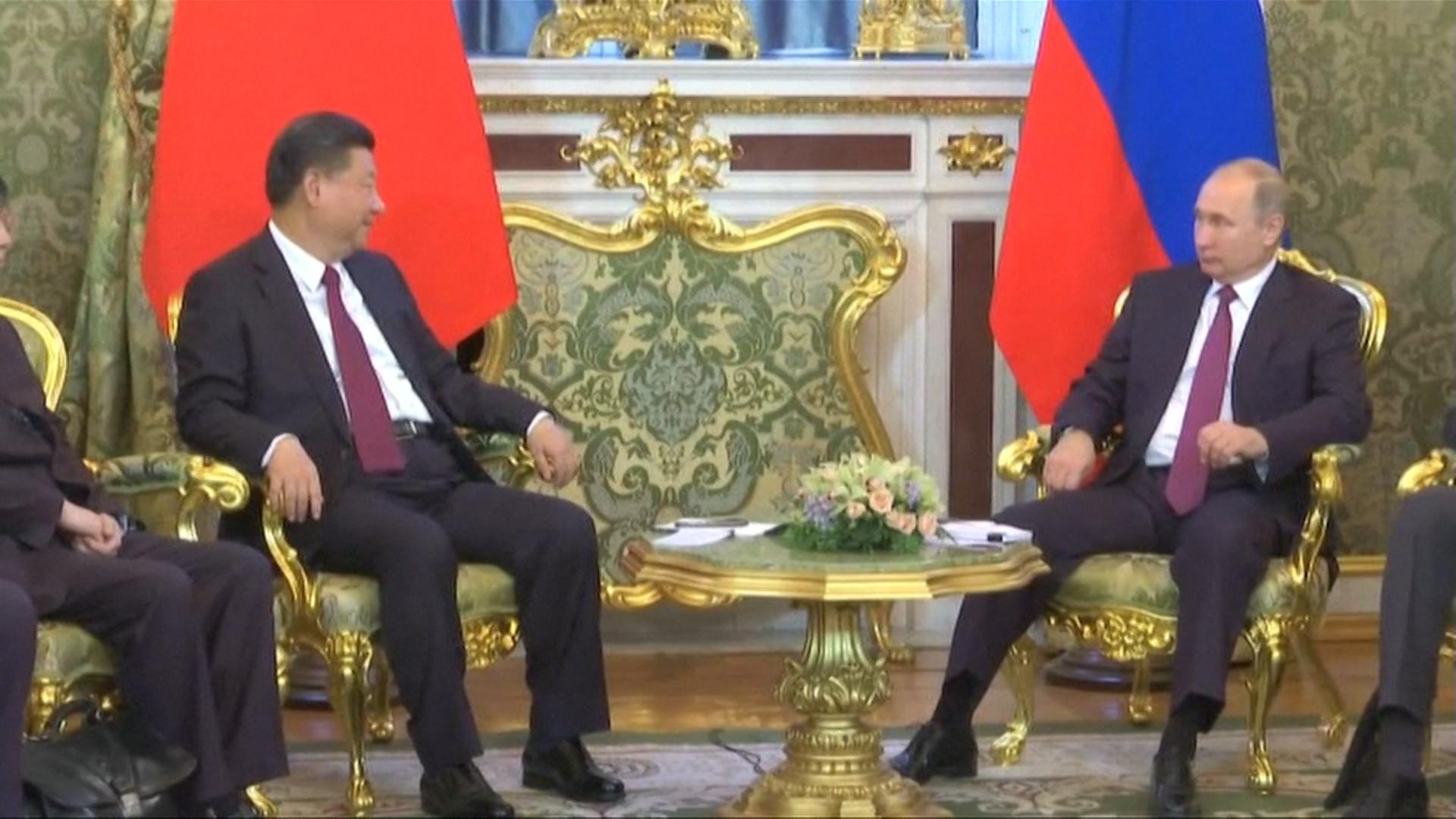 vanha mies seksiä teini-ikäinen