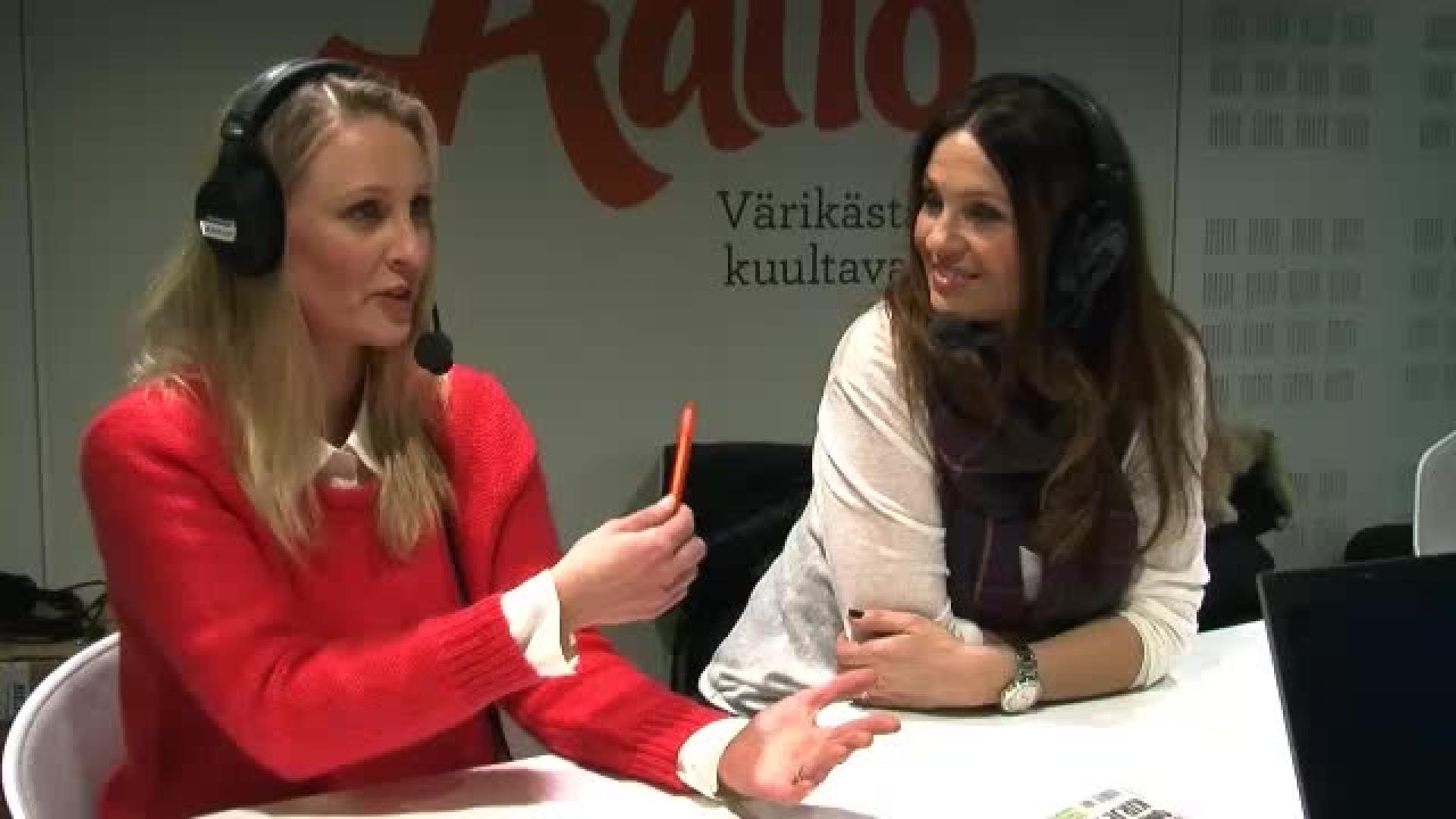 Seksikäs musta kukko porno