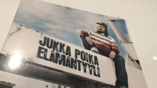Kuuntele kun Jukka Poika kertoo "Elämäntyyli"-albumin kappaleiden tarinat!
