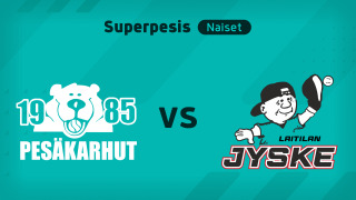 Superpesis, Naiset