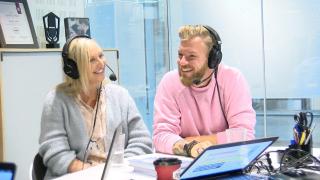 Tätä et tiennyt: Radio Aalto toimi Amorina Jutta Gustafsbergin ja Juha Rouvisen romanssissa!